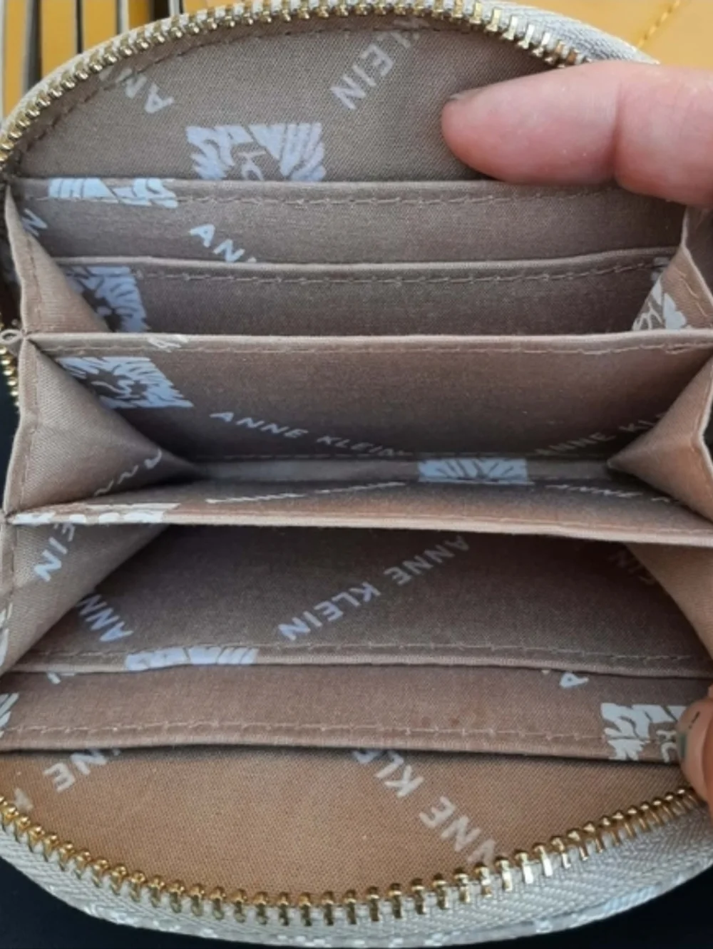 ANNE KLEIN Quilted "Emerson" Hobo Shoulder Bag 4 Pc Set - Picture 11 of 17